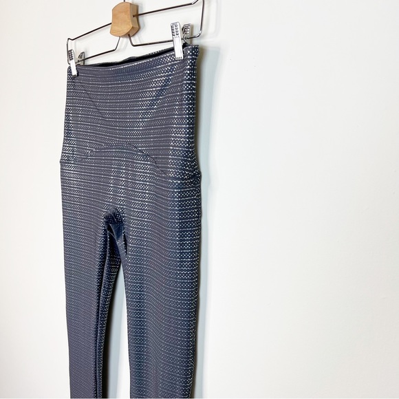 Spanx Booty Boost Active Leggings Metallic Gray Size Large - Picture 7 of 12